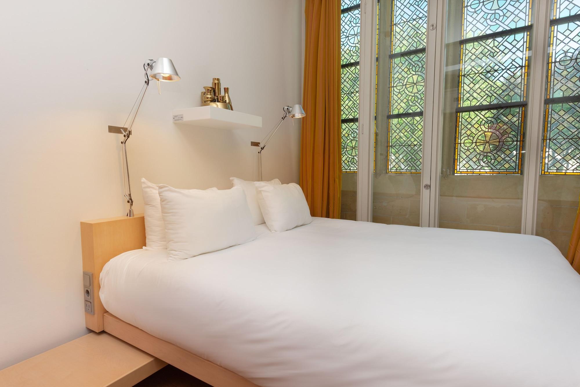 Signature, Kruisherenhotel Maastricht 5/6