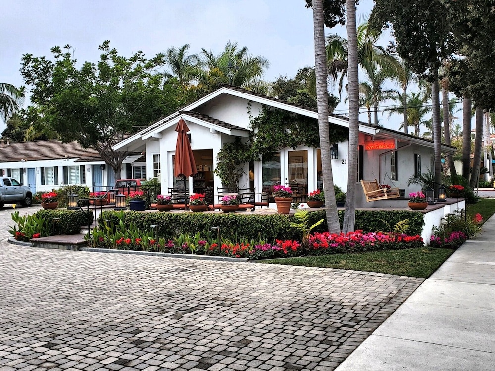 Marina Beach Motel 3/67