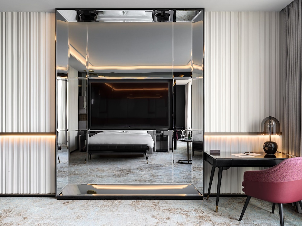 Seven Visions Resort & Places, The Dvin 44/70