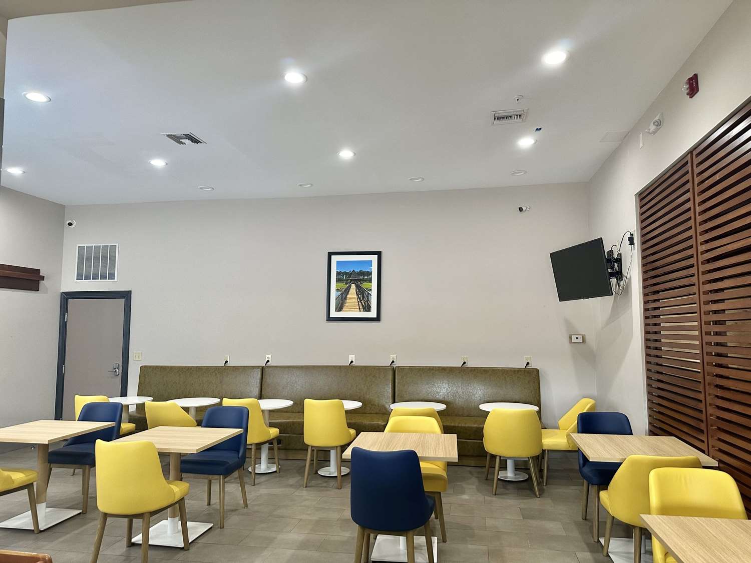 Comfort Inn and Suites Cartersville 8/11