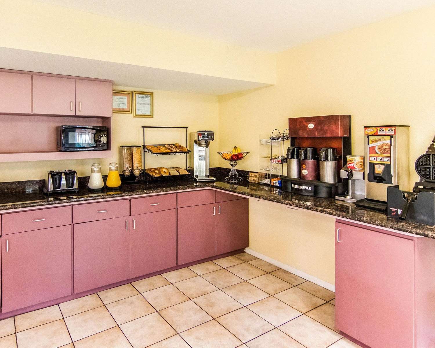 Rodeway Inn & Suites Hwy 290 NW 7/14