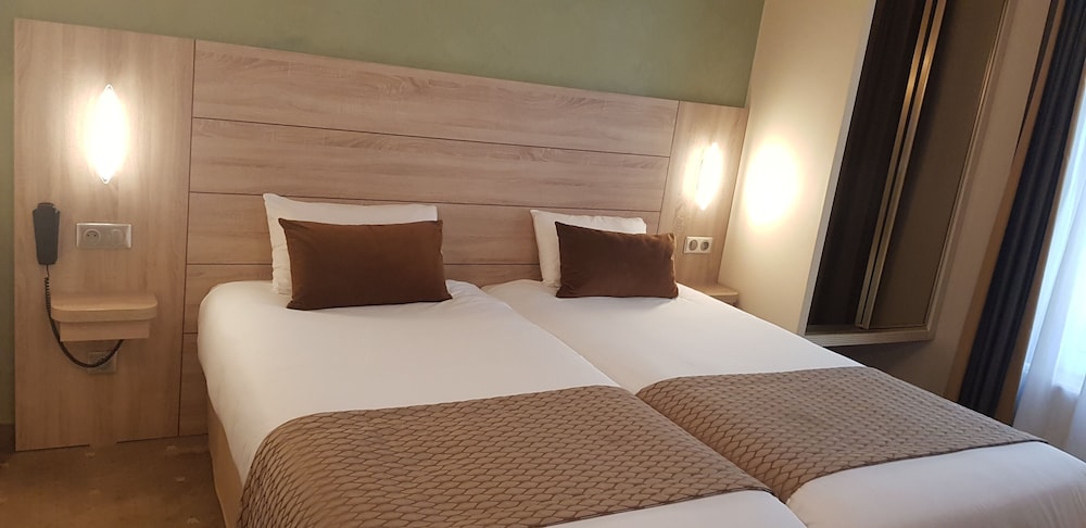 Hotel Champerret Elysees 35/70