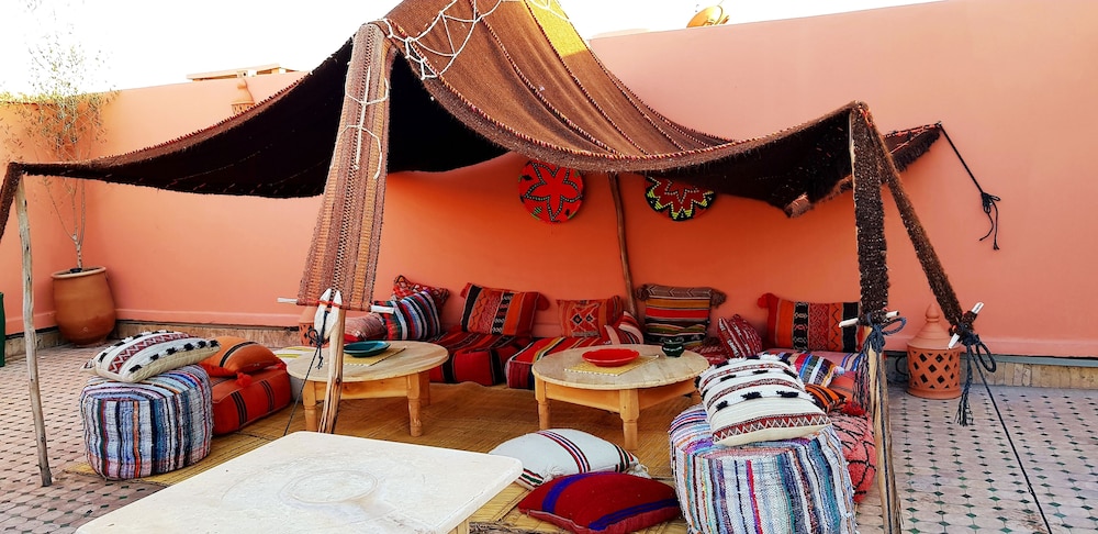 Dellarosa Boutique Hotel & Spa 66/70