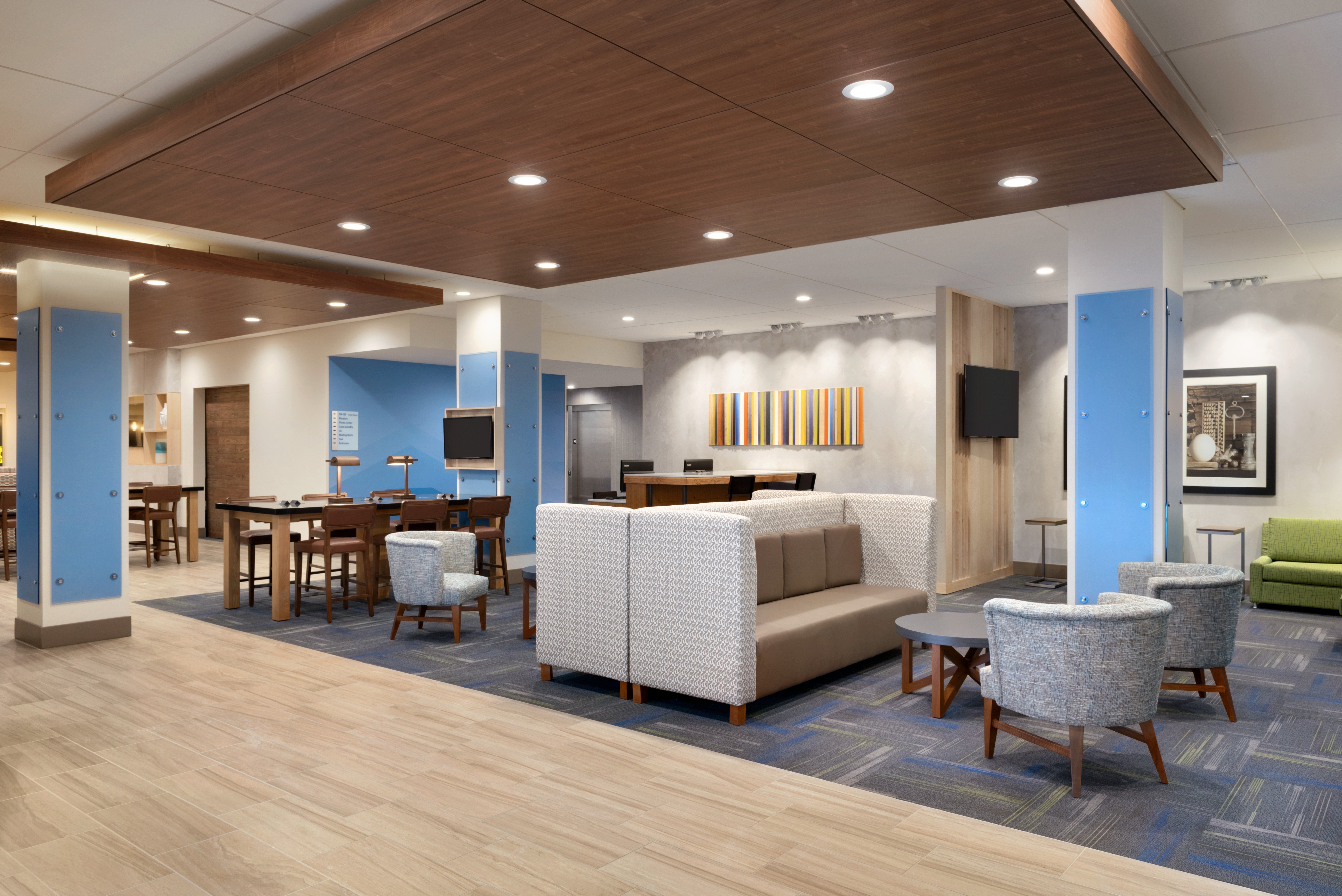 Holiday Inn Express Suites Cincinnati South Wilder 4/38