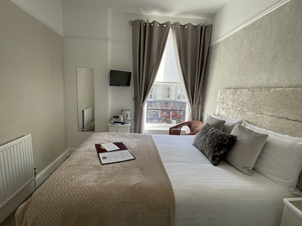 Lynton House 18/50