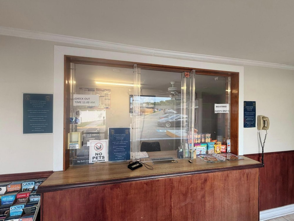 Economy 7 Inn Hampton W Pembroke 18/64