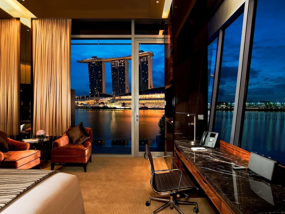 The Fullerton Bay Hotel Singapore 43/79