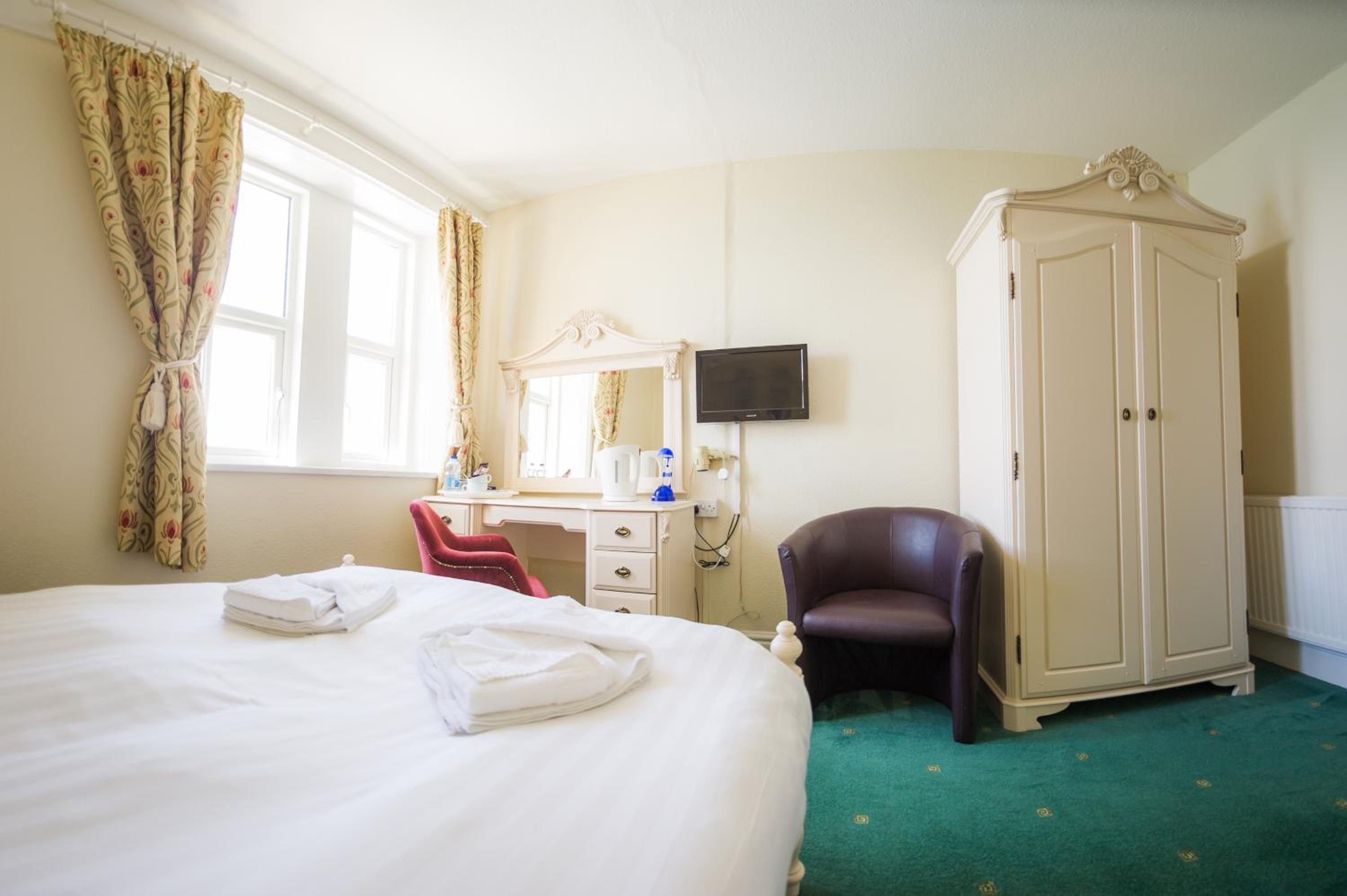 Compact, Double Bed