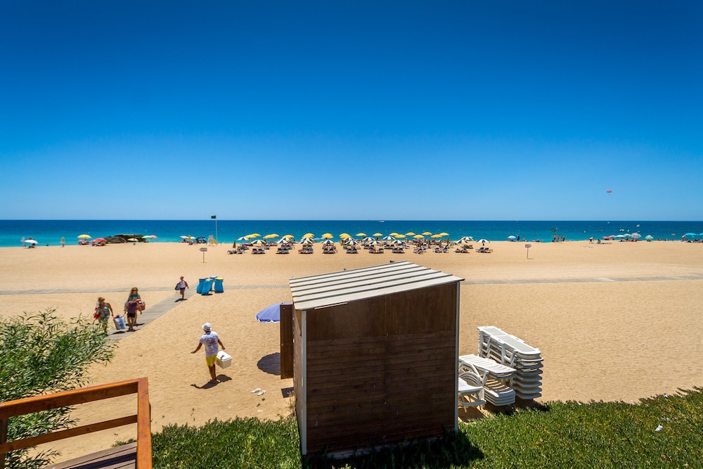 Monica Isabel Beach Club 36/44