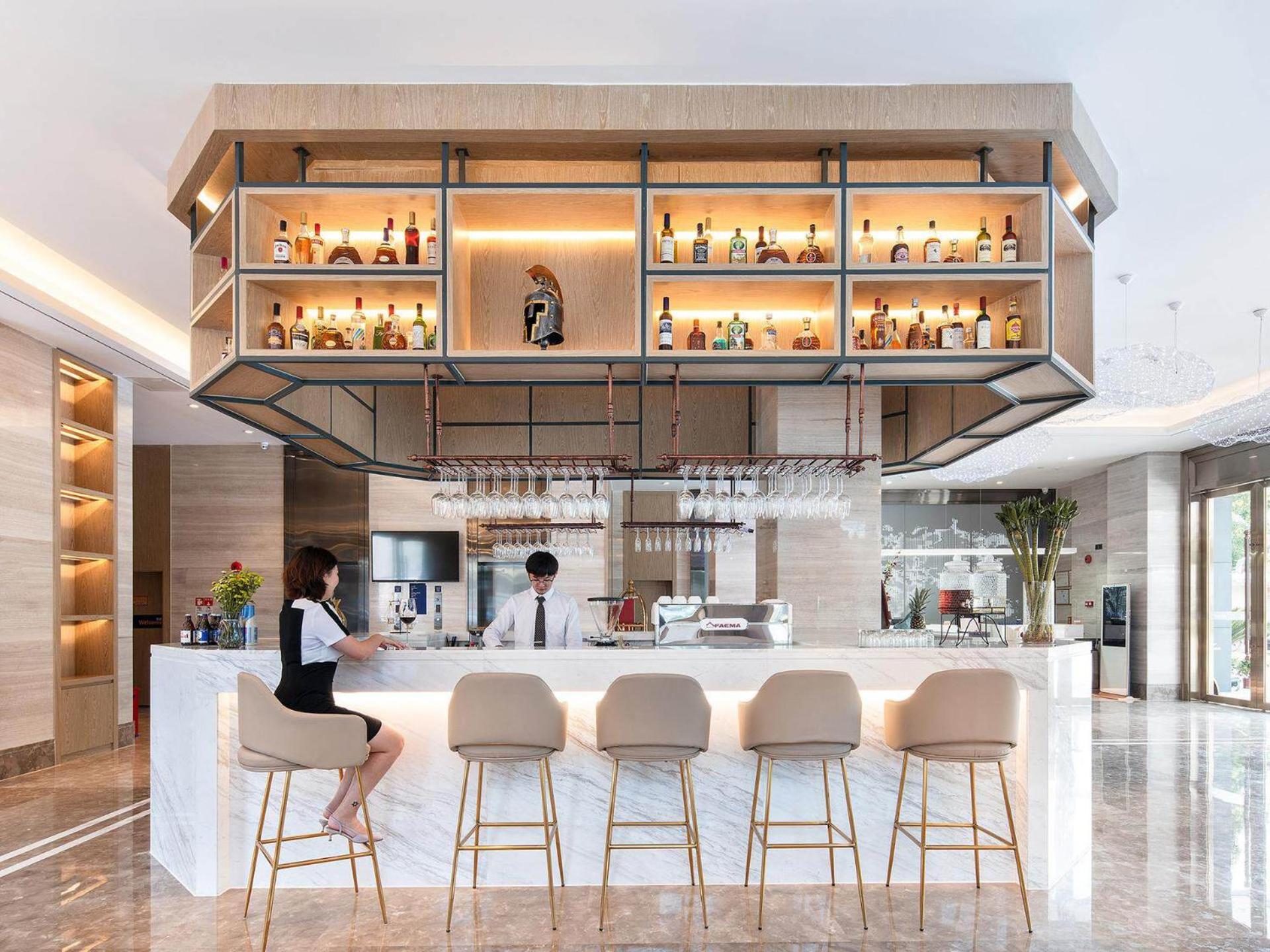 Kyriad Marvelous Hotel (Luoding Huanshi East Road) 36/38