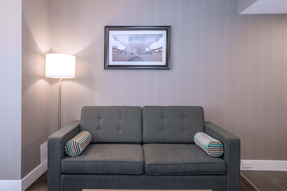 Sandman Signature Calgary Downtown Hotel 27/36