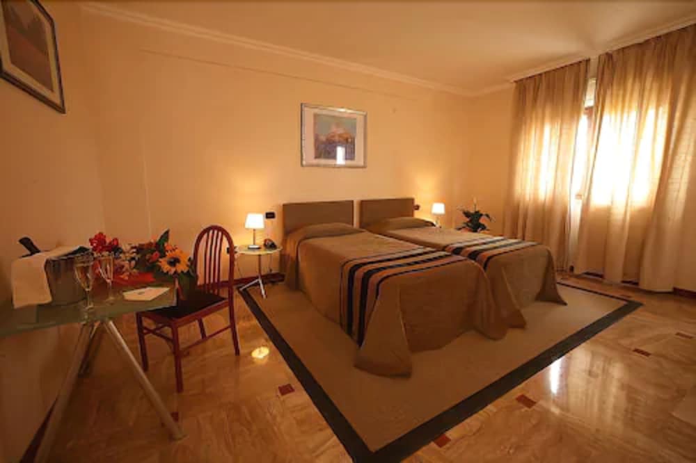 Hotel Palace 2000 23/60