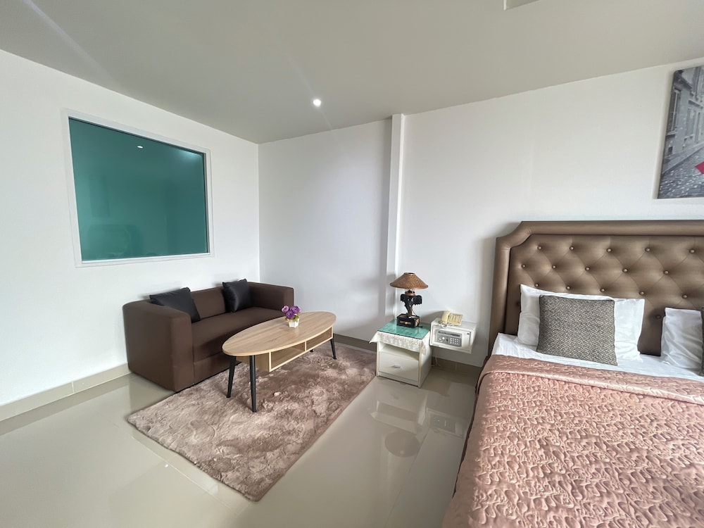 W-9 Hotel 53/73