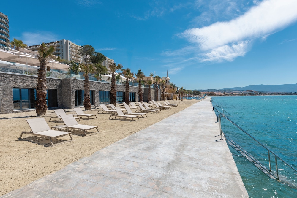 Beks Premium Resort and Spa 143/146