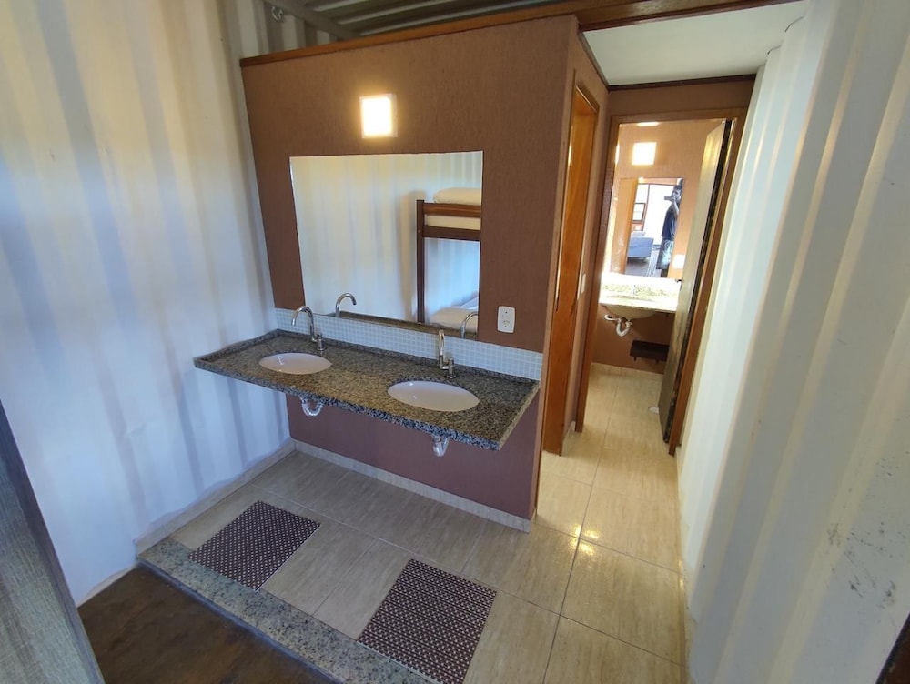 Hostel Container Cabo Frio 18/30