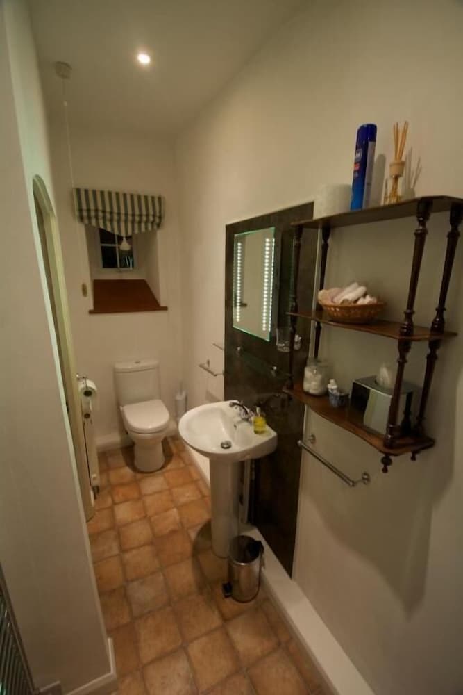 Lea House Bed and Breakfast 55/56