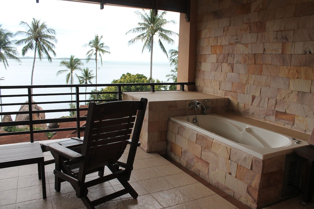 Coral Cliff Beach Resort 30/70
