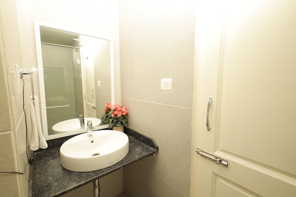 Hotel DSF Grand Plaza 29/31