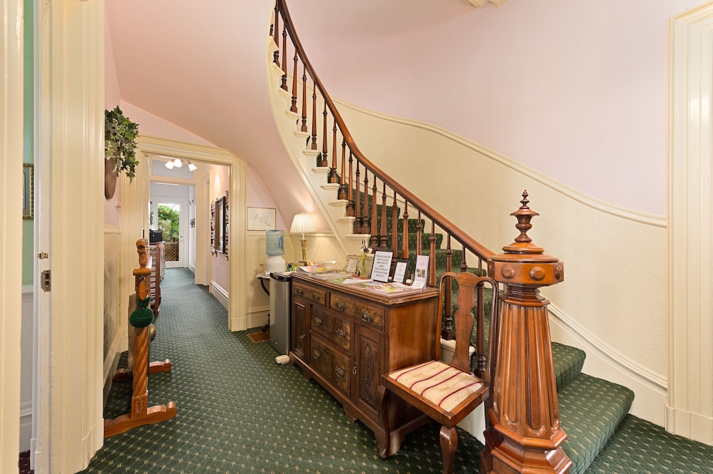 The Gables Wine Country Inn 5/50