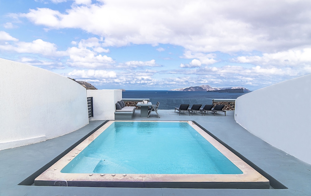 Grand Ambassador Santorini Hotel in SANTORINI