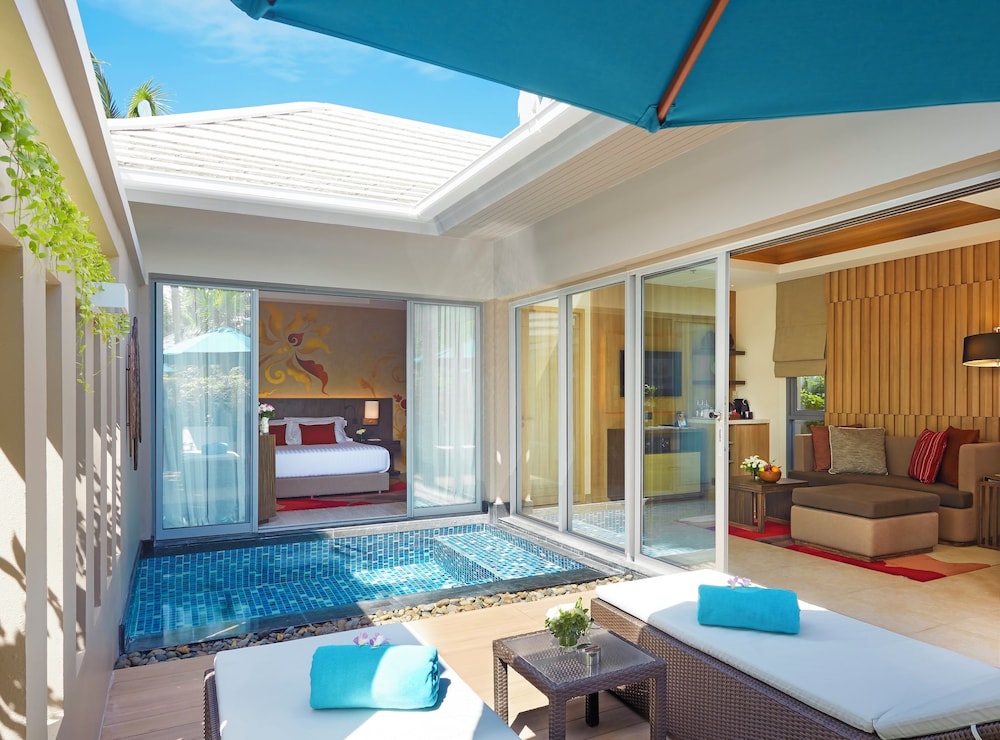 Grand Mercure Phuket Patong Hotel 110/139