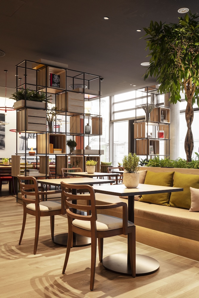 Intercityhotel Zurich Airport 45/68