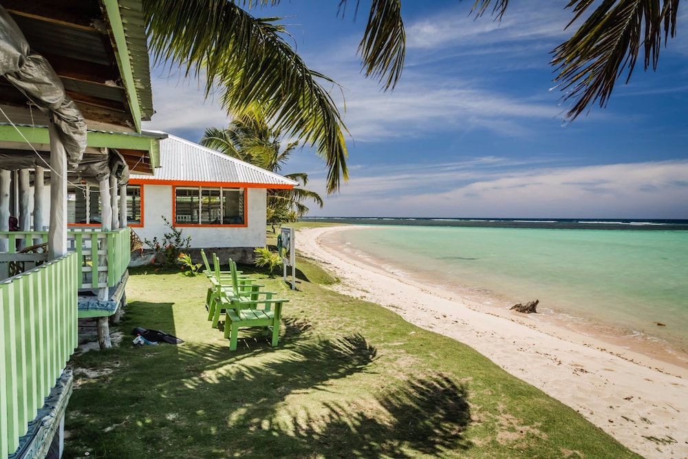 Tailua Beach Fale 19/29