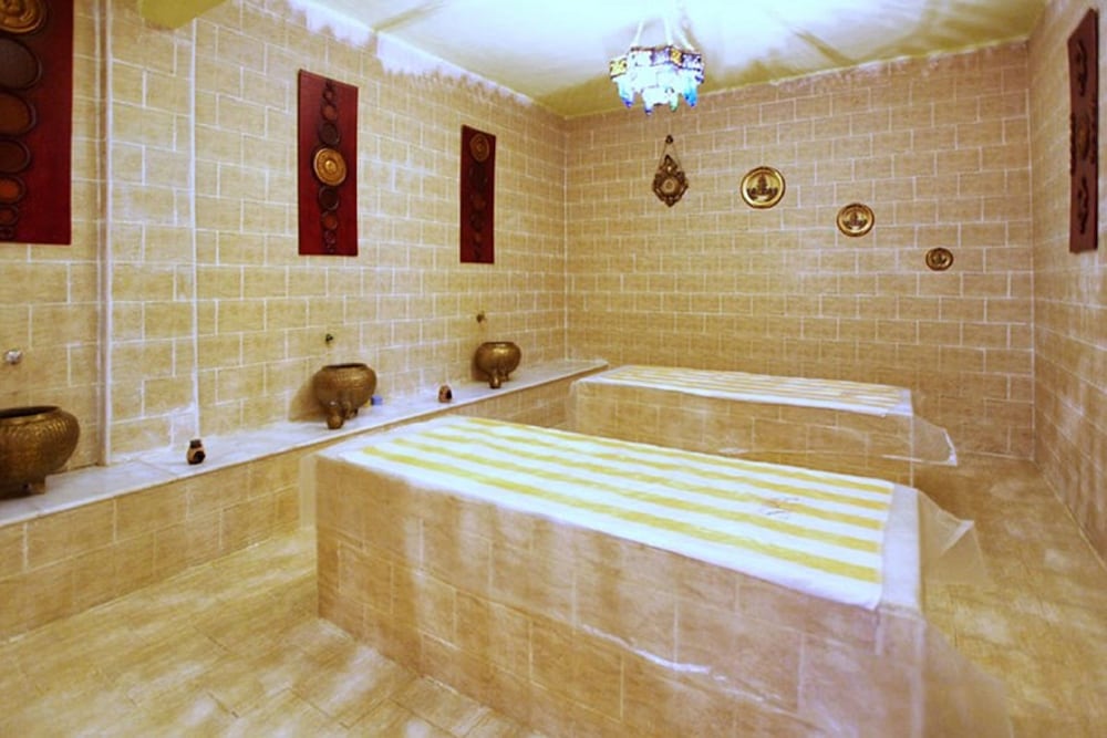 swimming pool spa
