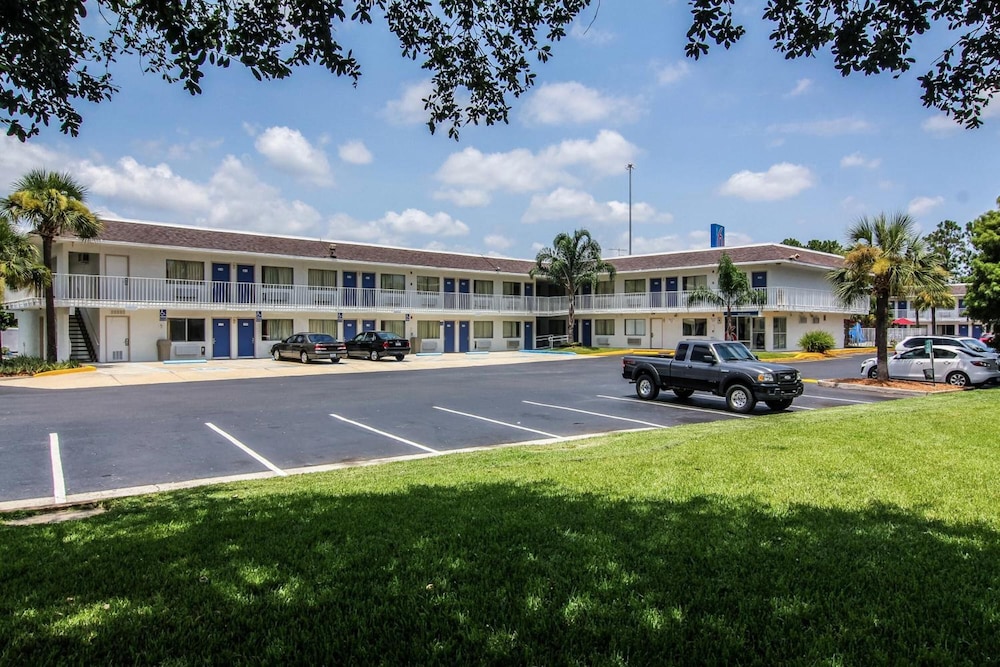 Motel6 Jacksonville, FL - Orange Park 48/60