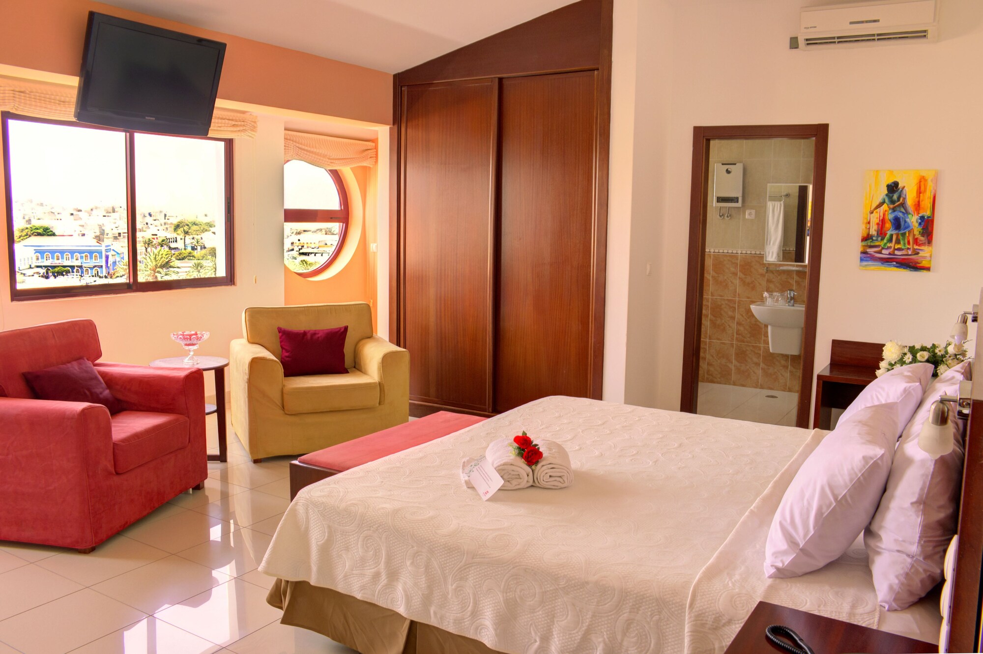 جناح بسرير مزدوج بشرفة مع أريكة، Hotel LIVVO Don Paco 10/10
