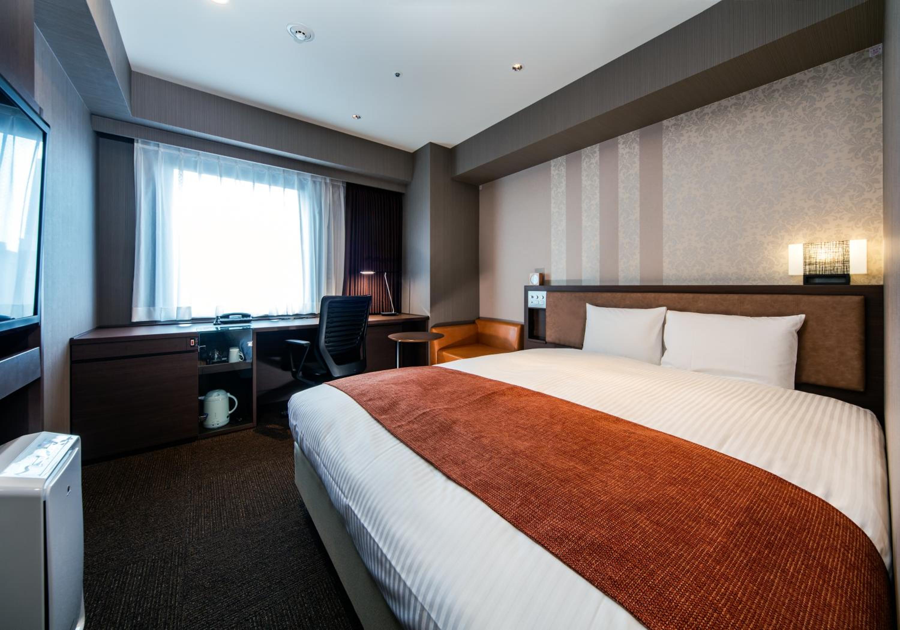 Moderate, Single, Double Bed