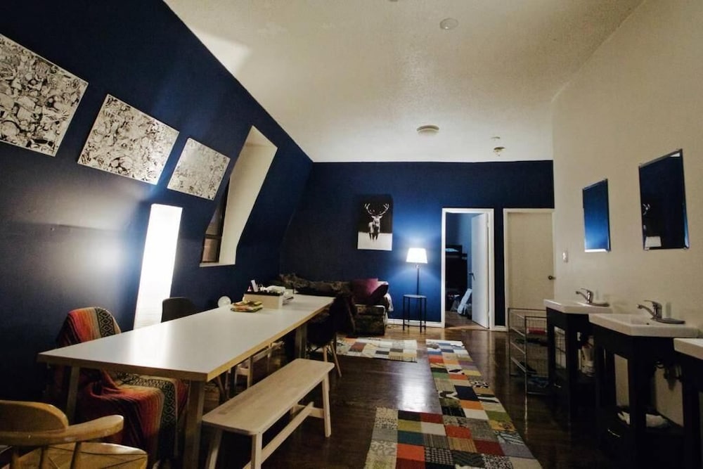 The Parkdale Hostellerie 53/66