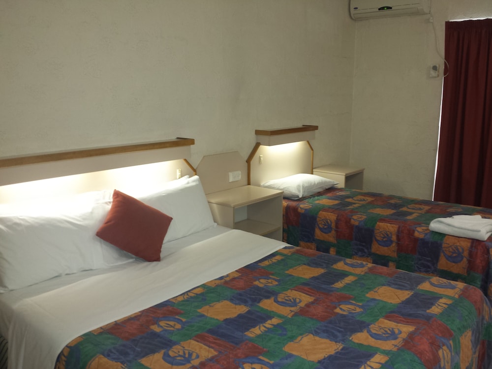 Mid City Motor Inn 6/41