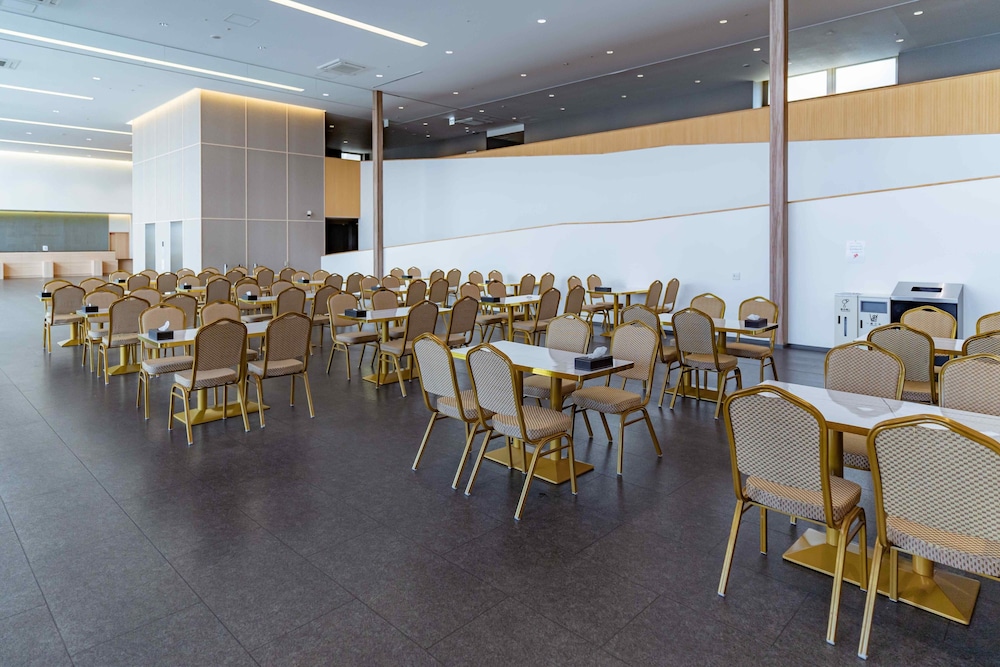 Kansai International Airport Hotel 11 42/54