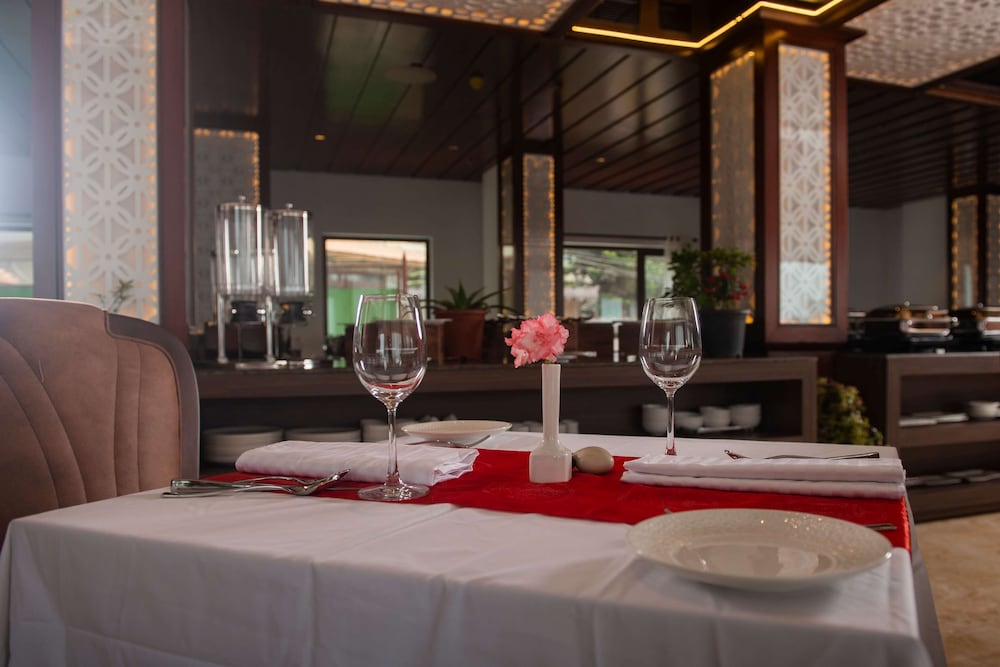 Ramada by Wyndham Gangtok Hotel & Casino Golden 32/50
