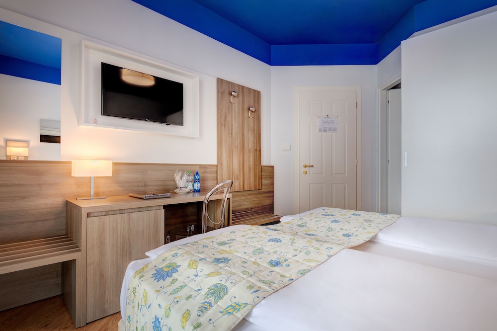 Hotel Cavalieri Palace 13/90