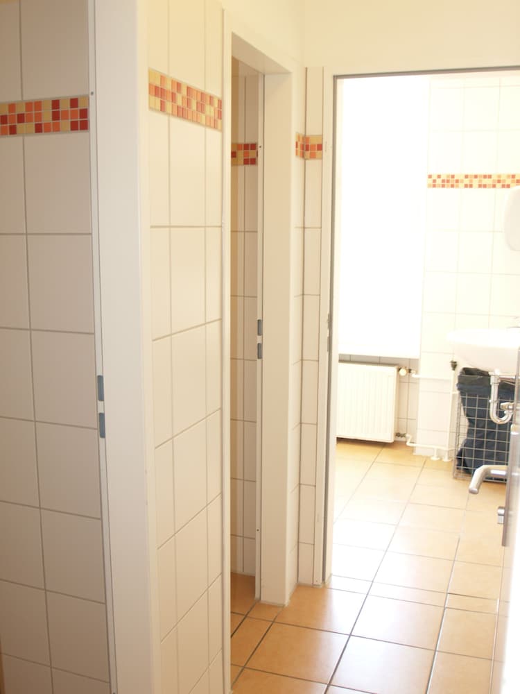 HappyGoLucky Hotel + Hostel 51/52