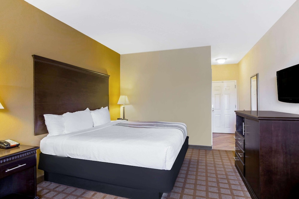 La Quinta Inn Suites By Wyndham Mobile Satsuma Saraland 10/50