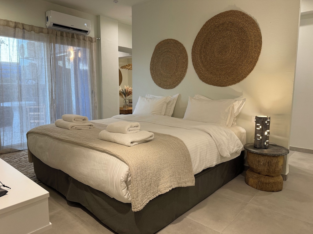 SPA, EARTH, SUITE, OUTDOOR JETTED TUB