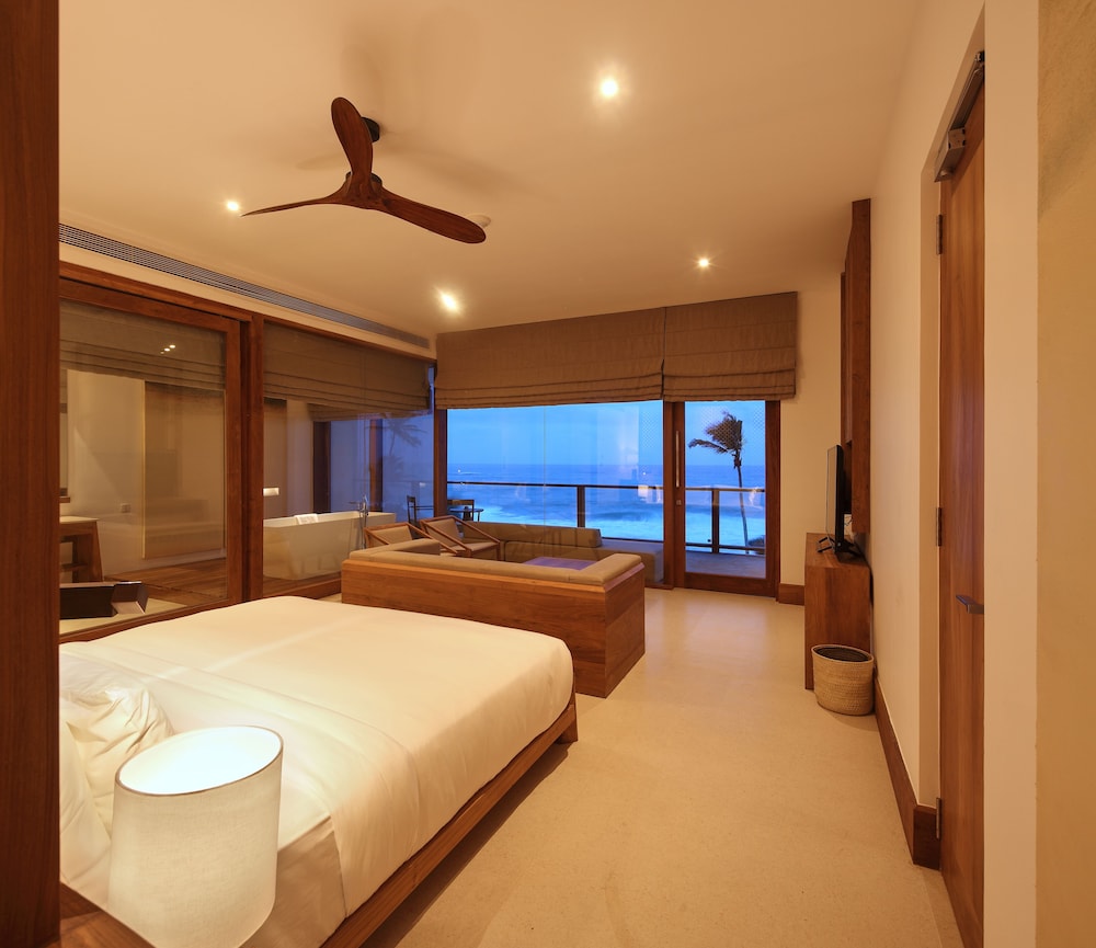 Design, Suite, King Bed, Ocean View, Balcony
