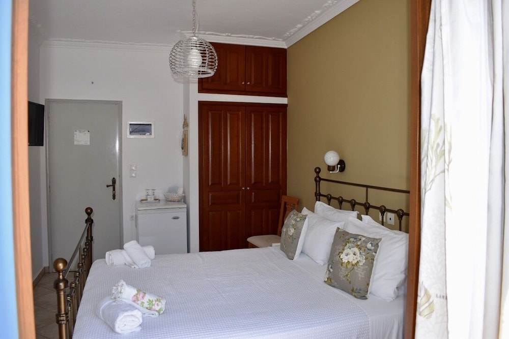 Minoa Hotel 11/50