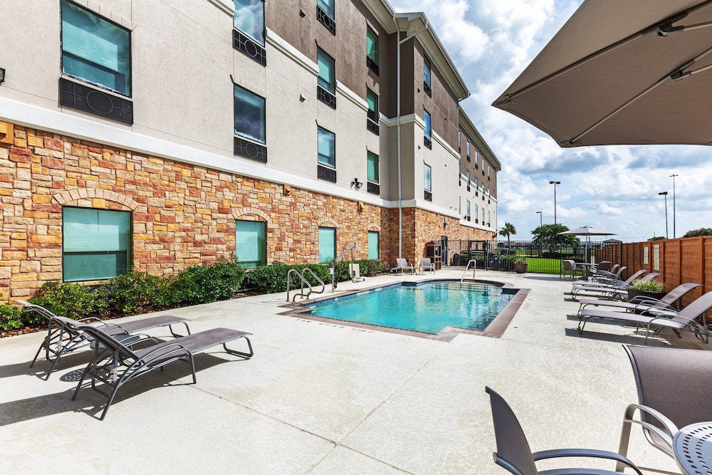 Holiday Inn Express & Suites Port Arthur Central-Mall Area 3/52