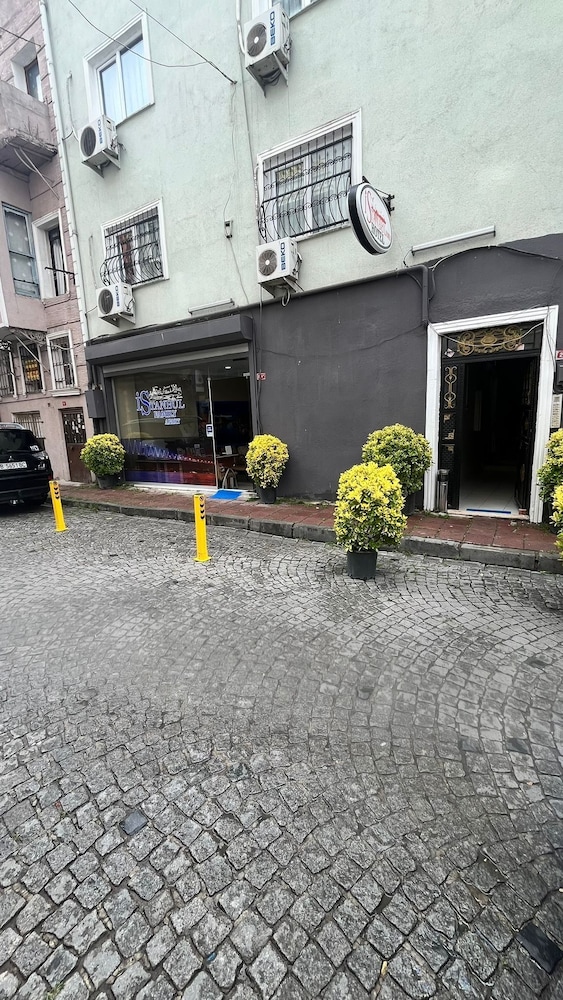 ISTANBUL FAMILY APARTMENTS 35/40