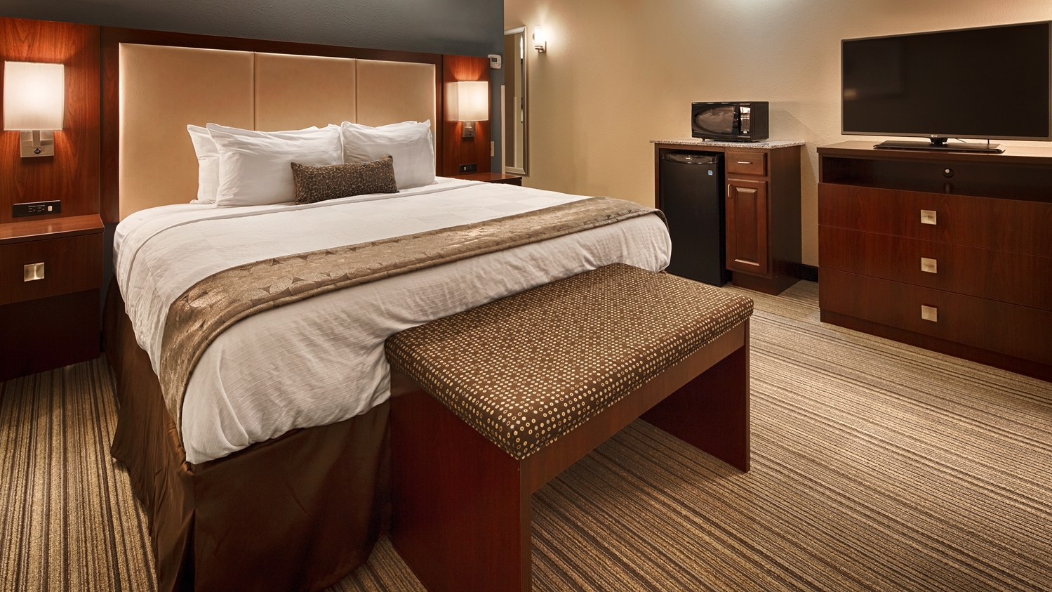 Best Western Plus Boardman Inn & Suites 7/29