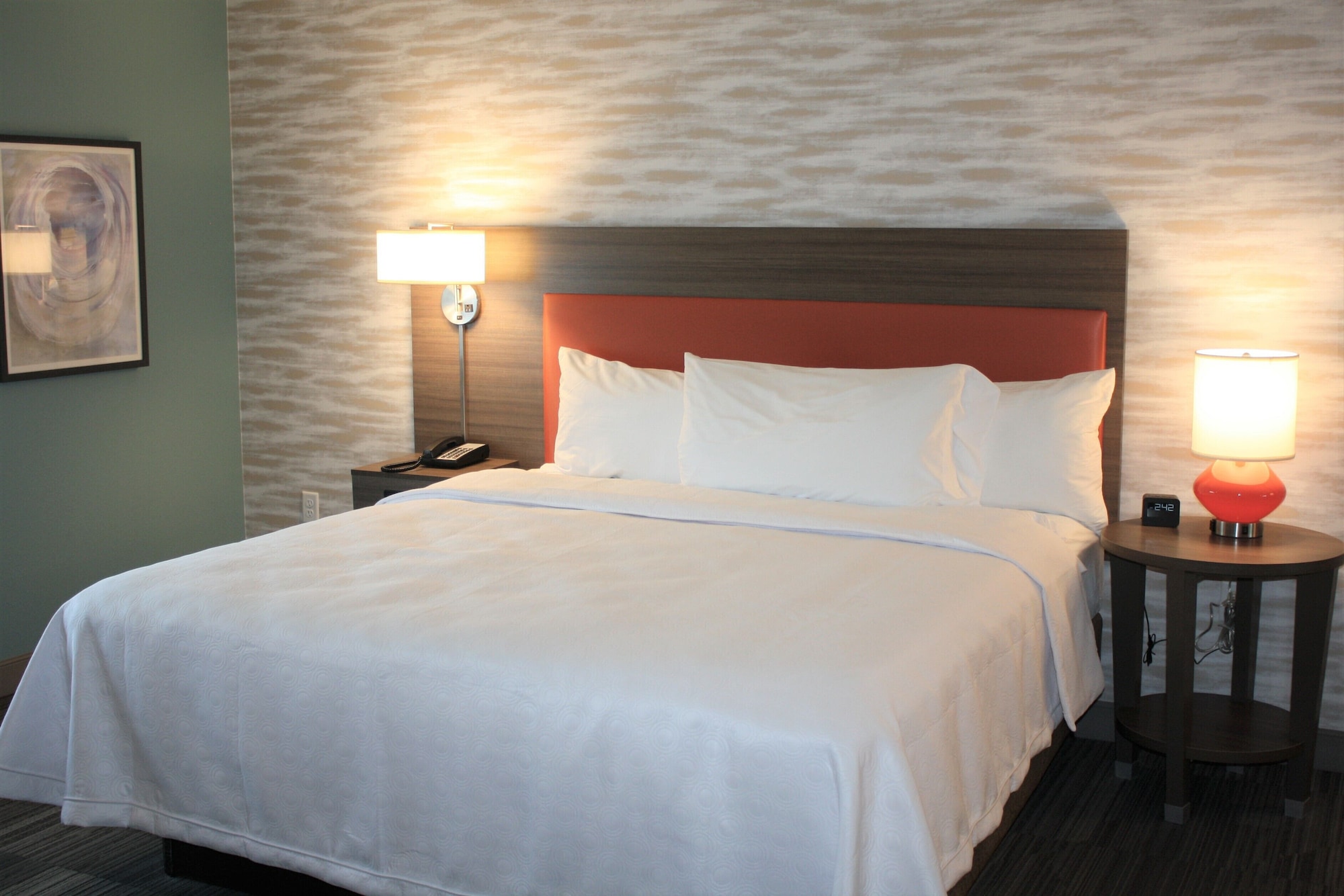 STUDIO, QUEEN BED