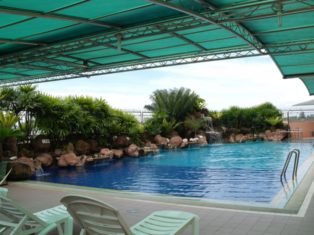 Grand Palace Hotel 7/39