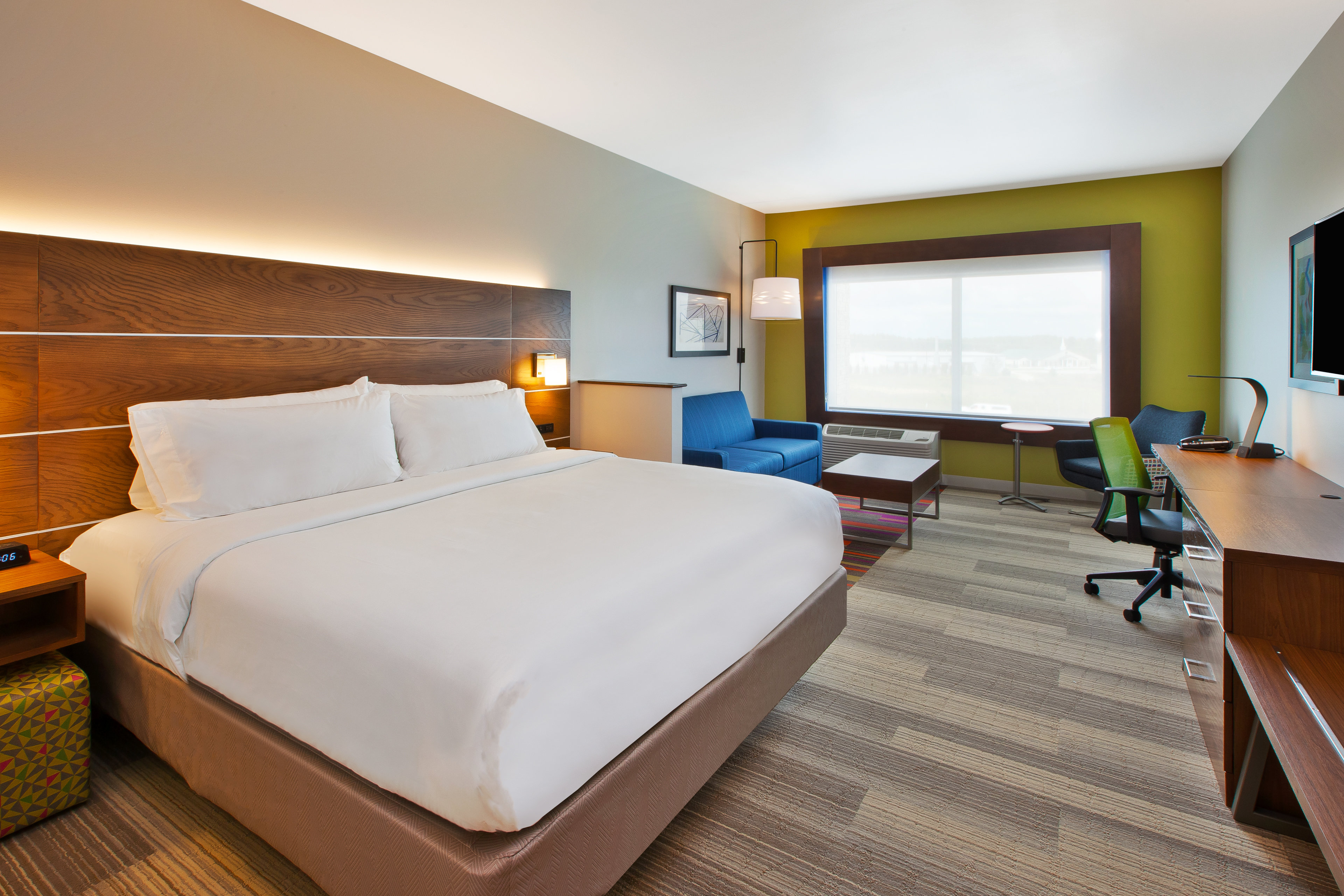 Holiday Inn Express And Suites South Hill 14/40
