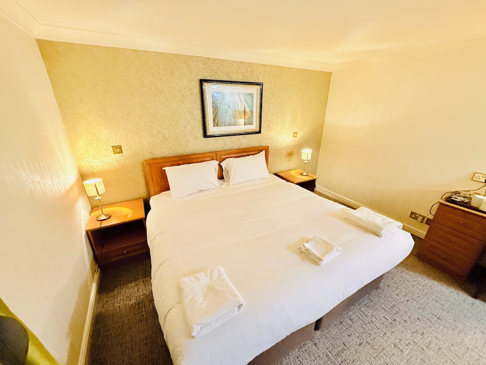 Deluxe Double Room, Wrexham Llyndir Hotel By Belvilla 8/10