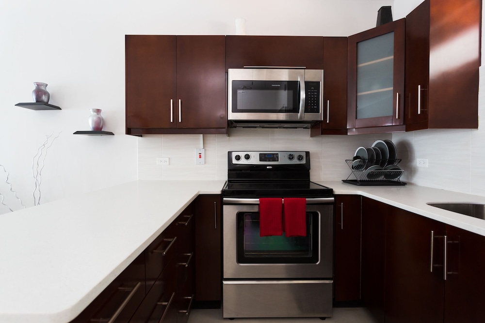 Kingston Luxury Guest Apt At Sullivan 14/19