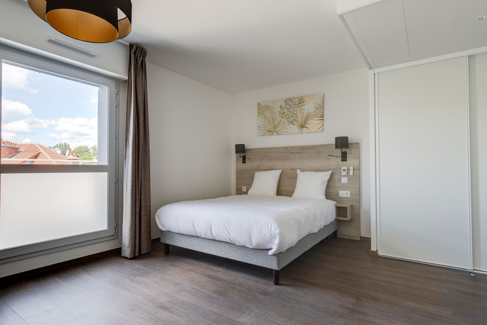 All Suites Appart Hotel Palaiseau - Massy TGV 10/41